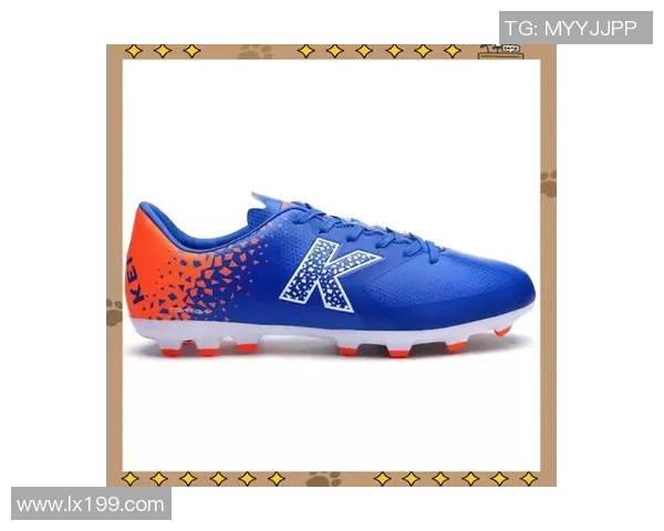 打造专业竞技体验，选择适合你的足球鞋提升场上表现