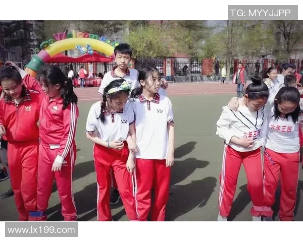 南京极限运动队在极限运动会中的默契配合与精彩表现点评分析