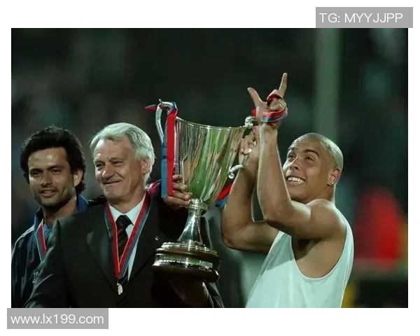 全网封禁足球明星引发热议球迷与媒体各执己见的背后故事